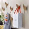 thumbnail image 4 of Gancho de pared multifunción de resina con forma de pájaro para colgar abrigos, toallas, sombreros y bolsos (juego de 3), resina, madera, 10 x 4,5 x 7, 4 of 5