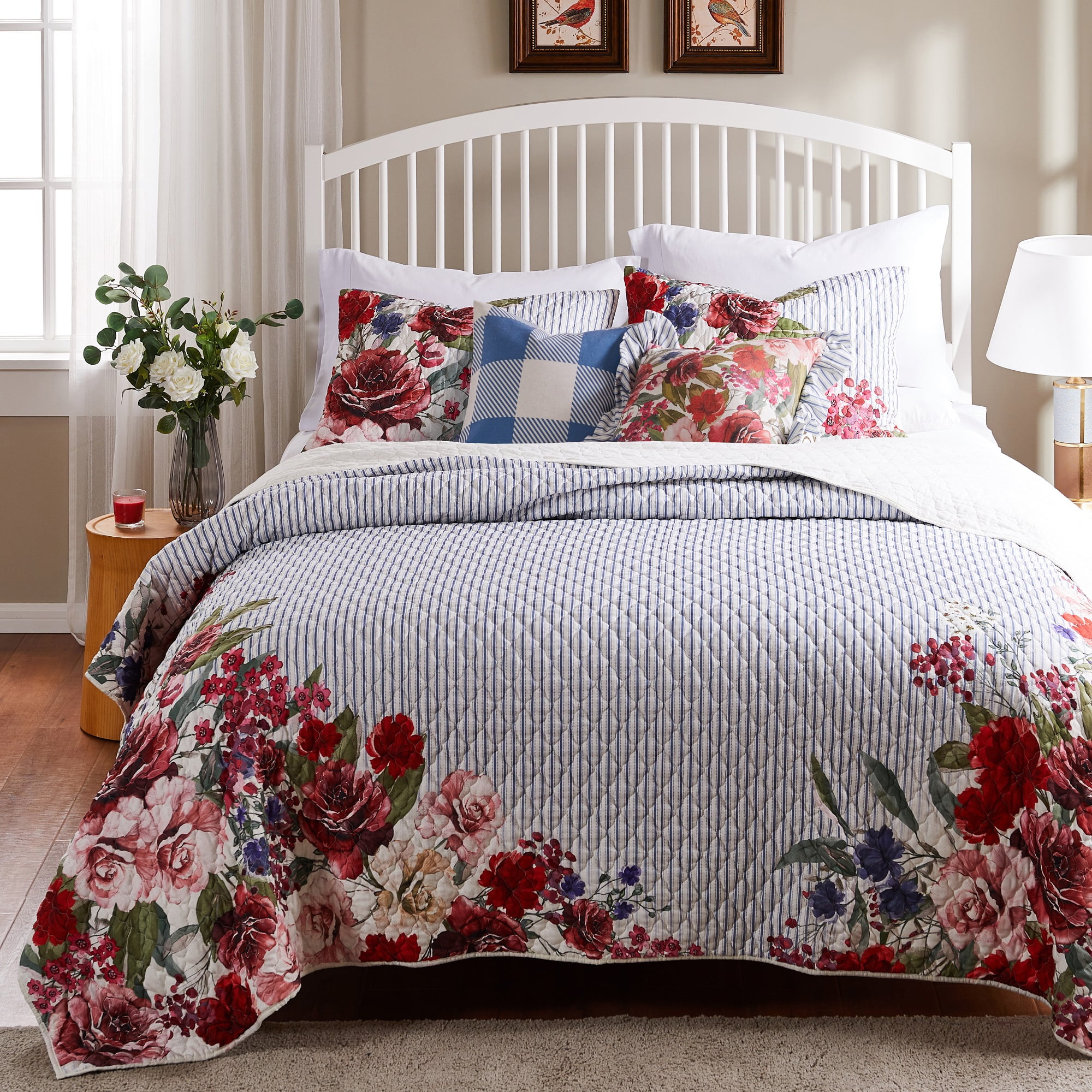Barefoot Bungalow Lexi Quilt and Pillow Sham Set
