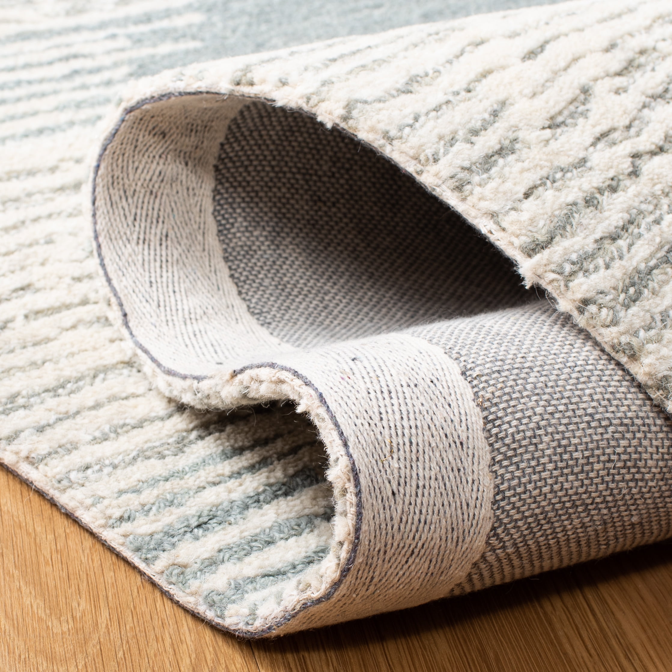SAFAVIEH Metro Rae Striped Area Rug, Natural/Light Grey, 6' x 6' Round