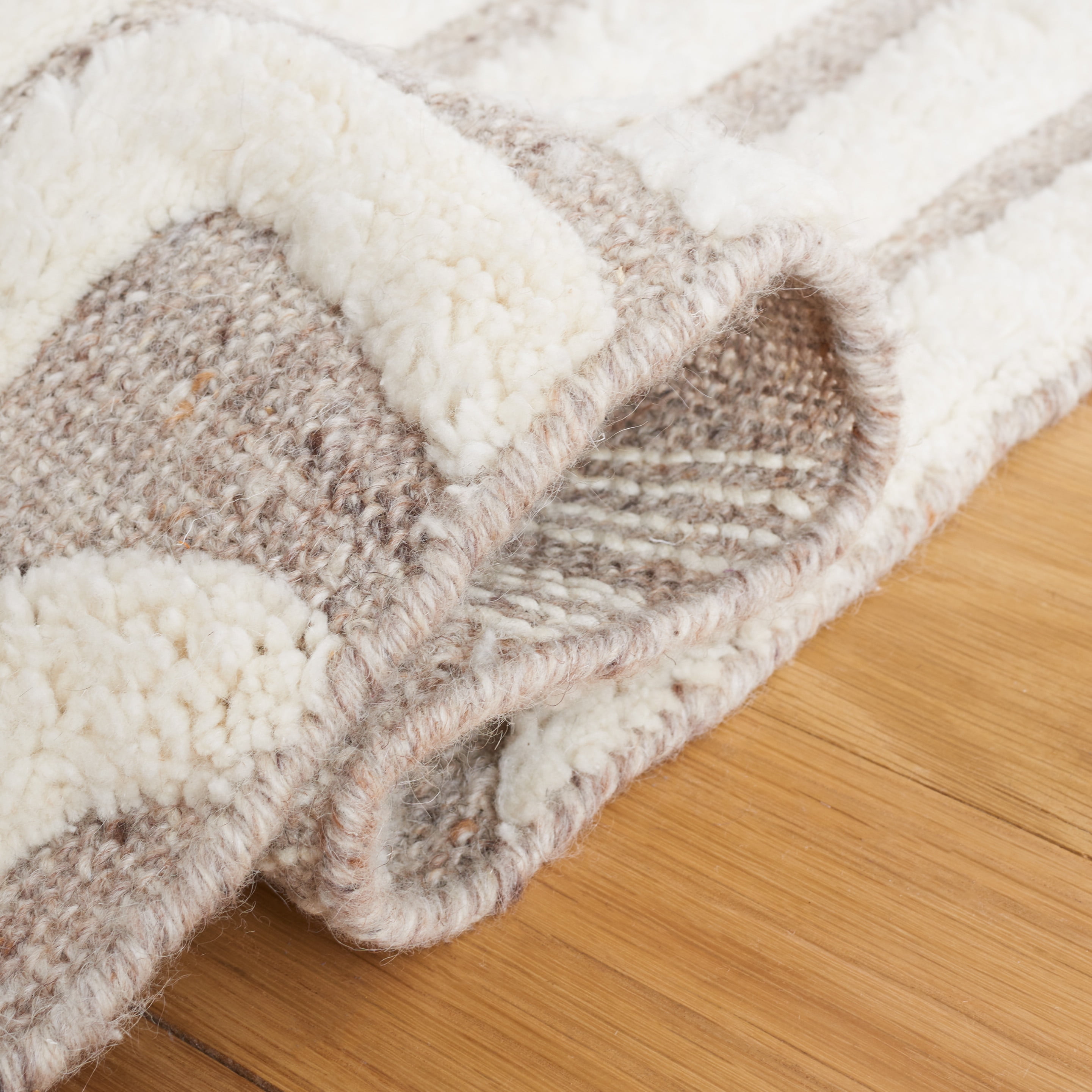 SAFAVIEH Kilim Genette Geometric Area Rug, Beige/Ivory, 4' x 6'