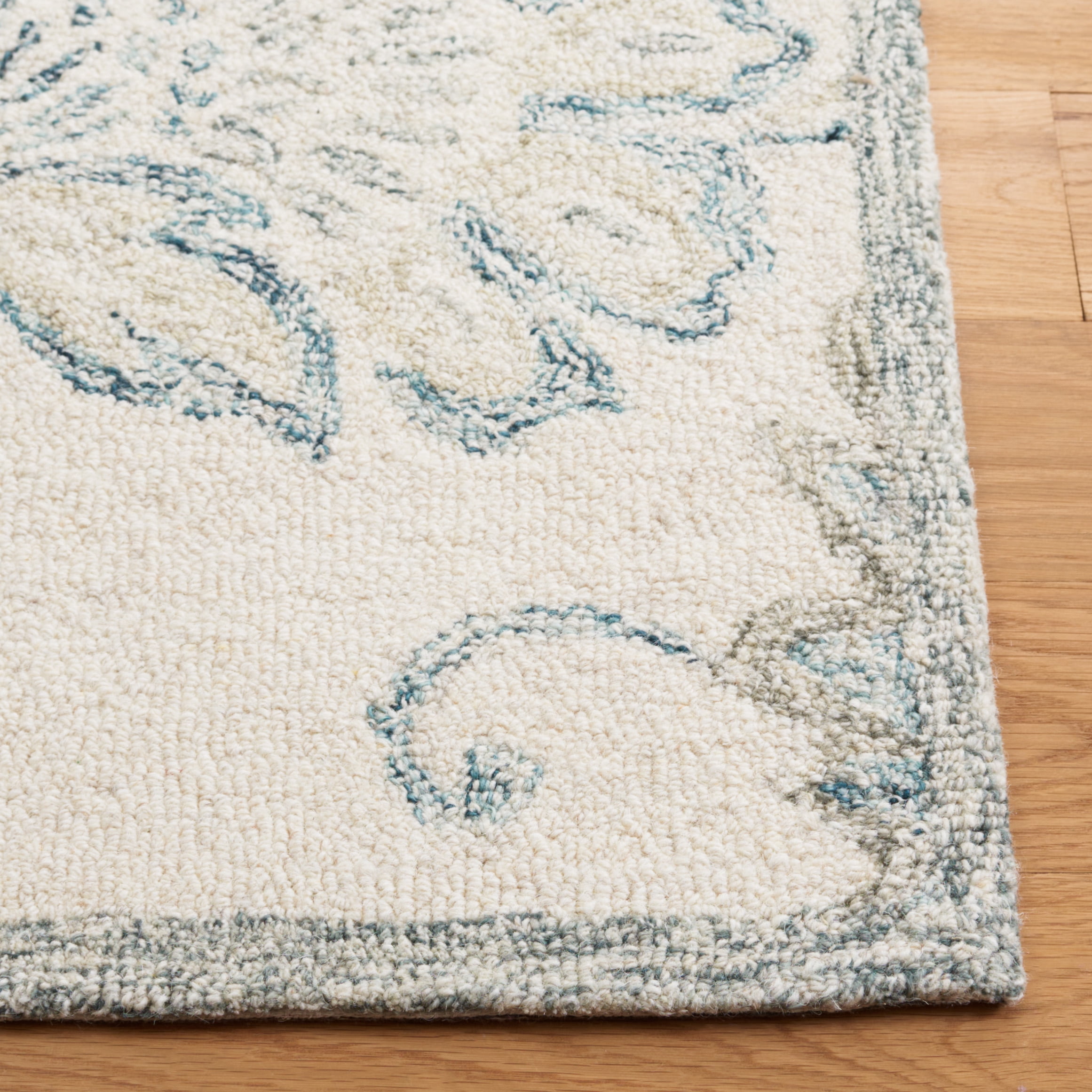 SAFAVIEH Micro-Loop Arda Floral Area Rug, Ivory/Blue, 5' x 8'