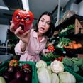thumbnail image 5 of Screaming Vegetable Resin Figurines Funny Horror Kitchen Decor, Evil Carrot Tomato Pepper Ornament, Whimsical Resin Veggies Desktop Statue for Table Shelf Display, 5 of 7
