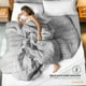 thumbnail image 4 of Set Edredón Acolchado con Fundas de Almohadas y Juego de Sábanas Dreamlab. Juego de Cama Completo para Cualquier Temporada. Hipoalergénico. Tamaño King Sobredimensionado, Gris claro y Blanco, 4 of 9