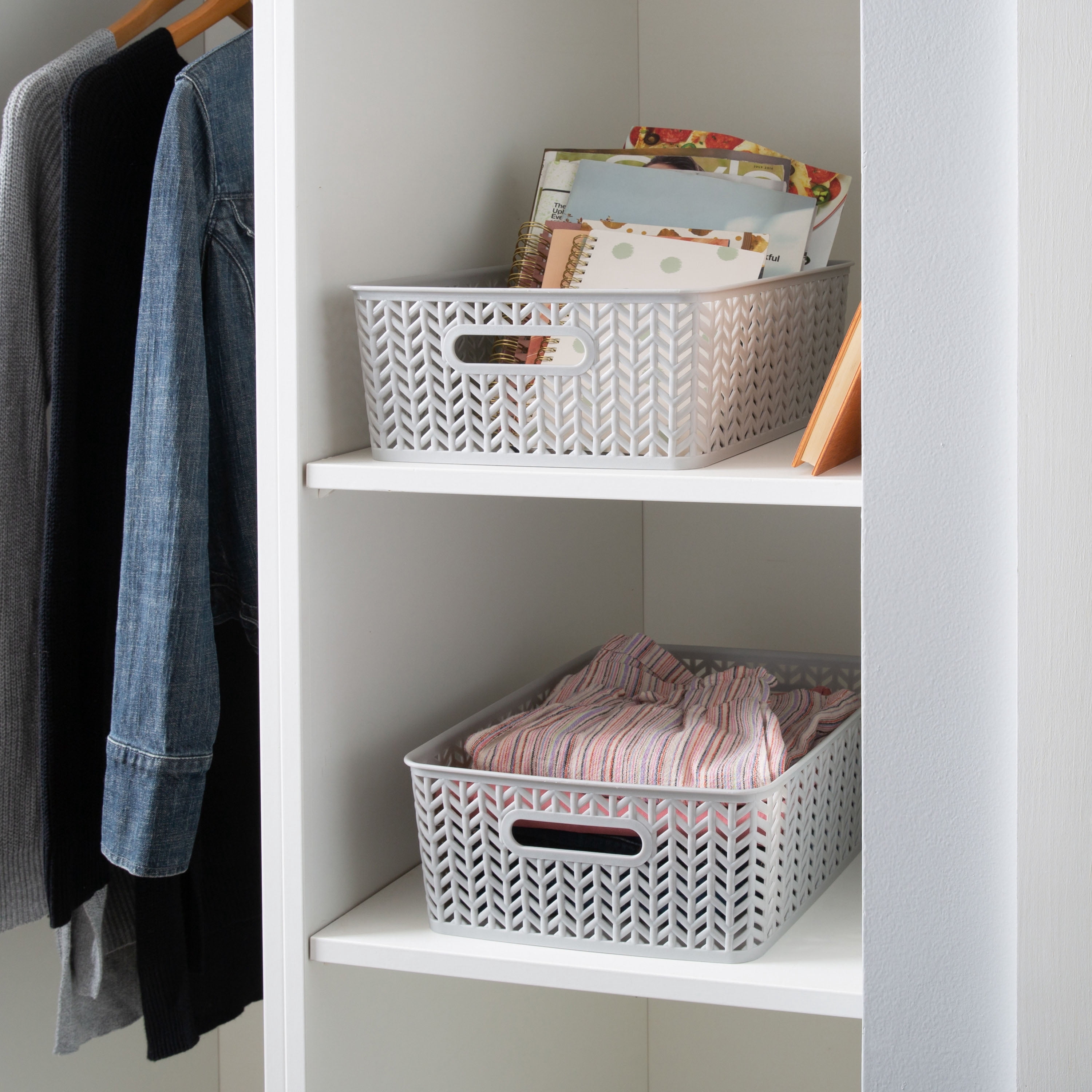 Simplify 2 Pack Medium Herringbone Plastic Storage Basket in Grey