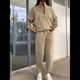 thumbnail image 4 of Conjunto Deportivo de 2 Piezas para Mujer: Sudadera de con Media Cremallera y Pantalón de Chándal Caqui M, 4 of 8