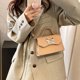 thumbnail image 5 of Bolso pequeño de estilo extranjero para mujer, nuevo y popular bolso de mensajero informal personalizado con lazo, bolso cuadrado pequeño hermoso y moderno, 5 of 5