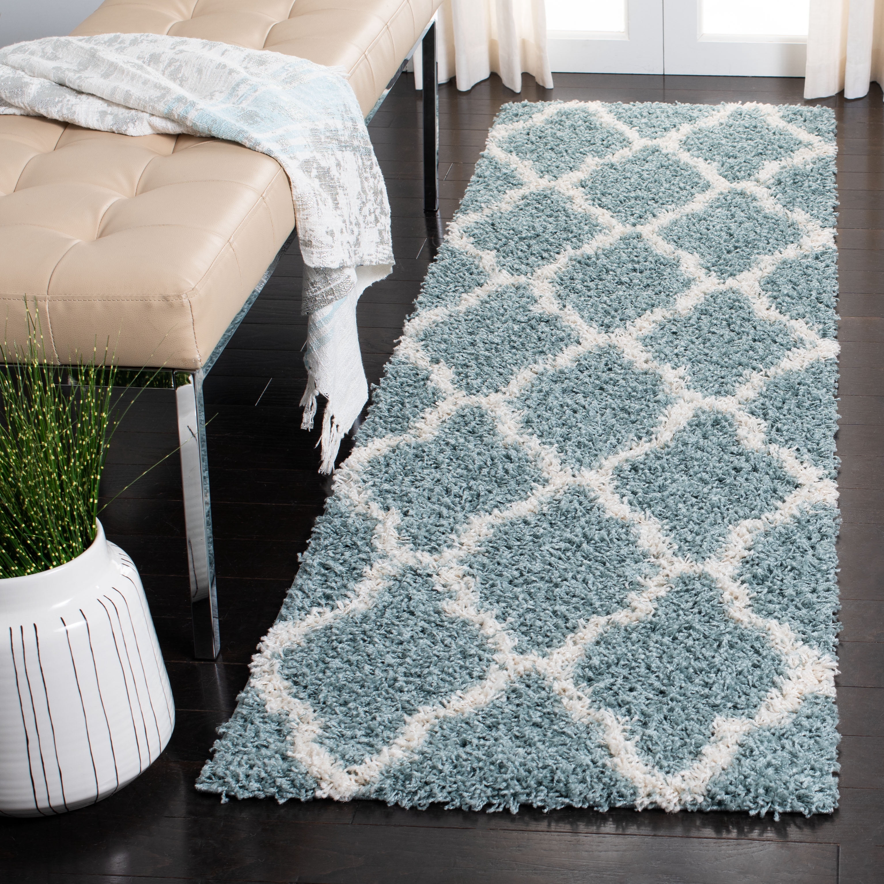 SAFAVIEH Dallas Logan Geometric Shag Runner Rug, Seafoam/Ivory, 2'3" x 6'