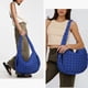 thumbnail image 2 of Bolsa acolchada Juoxeepy, grande, acolchada, de nailon con hombros, 2 of 6