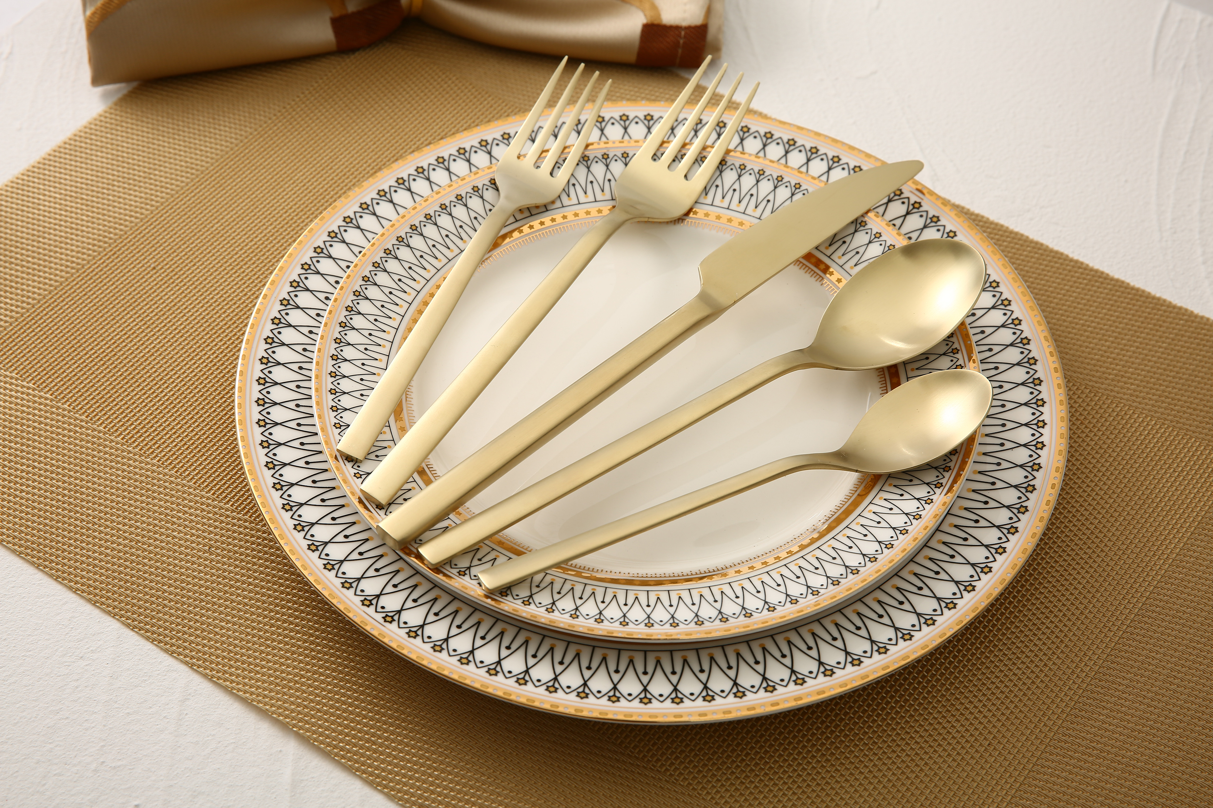 Better Homes & Gardens Holden 20-Piece Gold Flatware Set photo 3