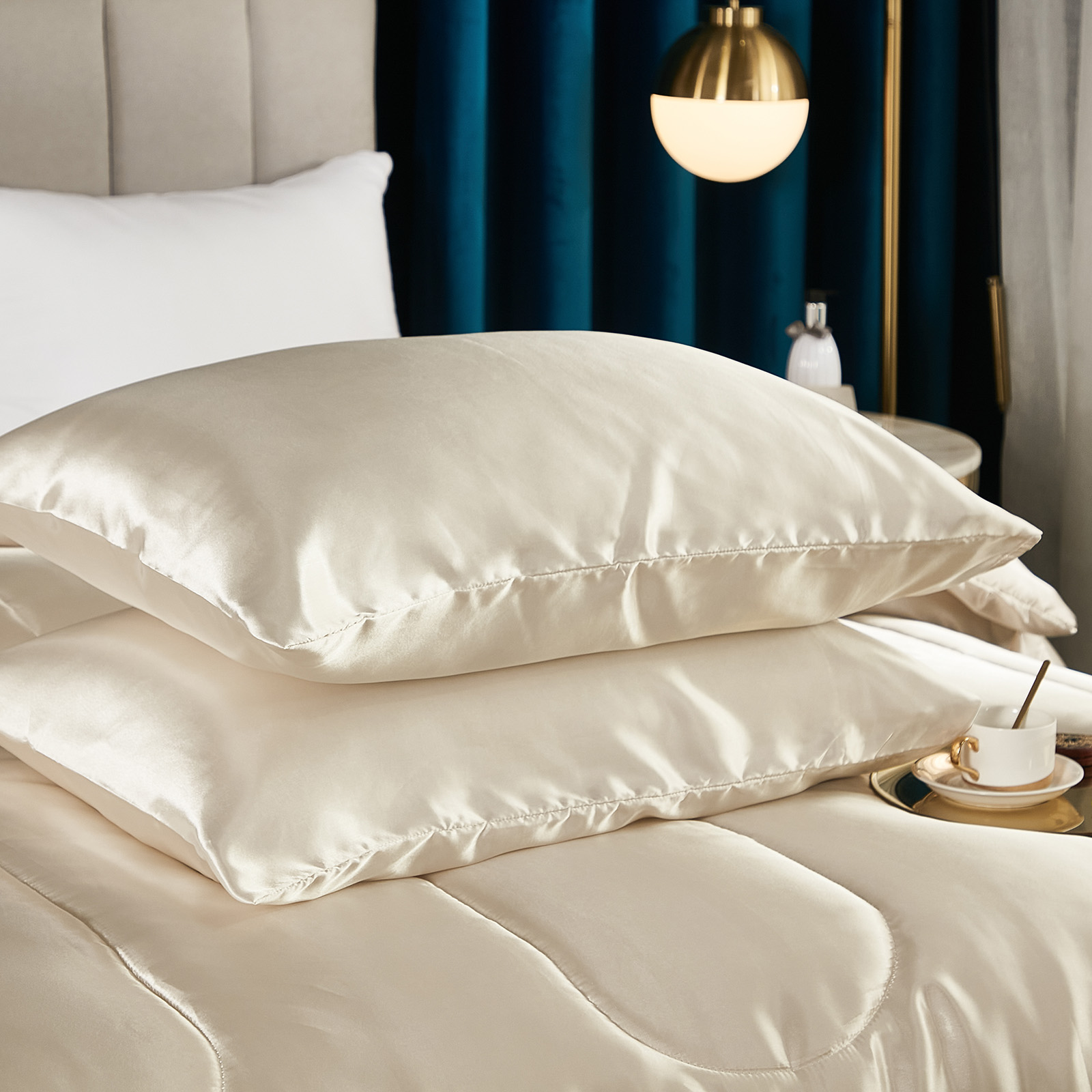 Satin Comforter Set King Silk Like Pink Bedding Set Luxury Hotel Silky Bed Home Deocr Sexy Silky Down Comforter Light Pink Bed Set
