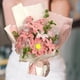 thumbnail image 4 of Flores artificiales, flores falsas, flores artificiales, juego de regalo para mujer, regalo hecho a mano, kit de ramo de rosas para tu novia, sosteniendo un ramo de flores., 4 of 6