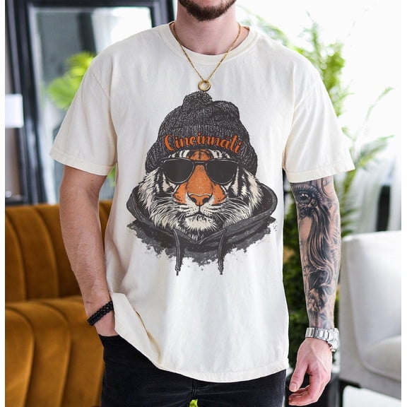 Cincinnati Football Comfort Colors T-Shirt, Retro Sports Fan Shirt, Trendy Game Day Gift Tee