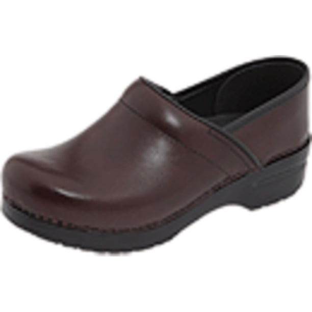 Zueco Dansko Professional Cordovan Cabrio para mujer 8,5-9 M EE. UU.