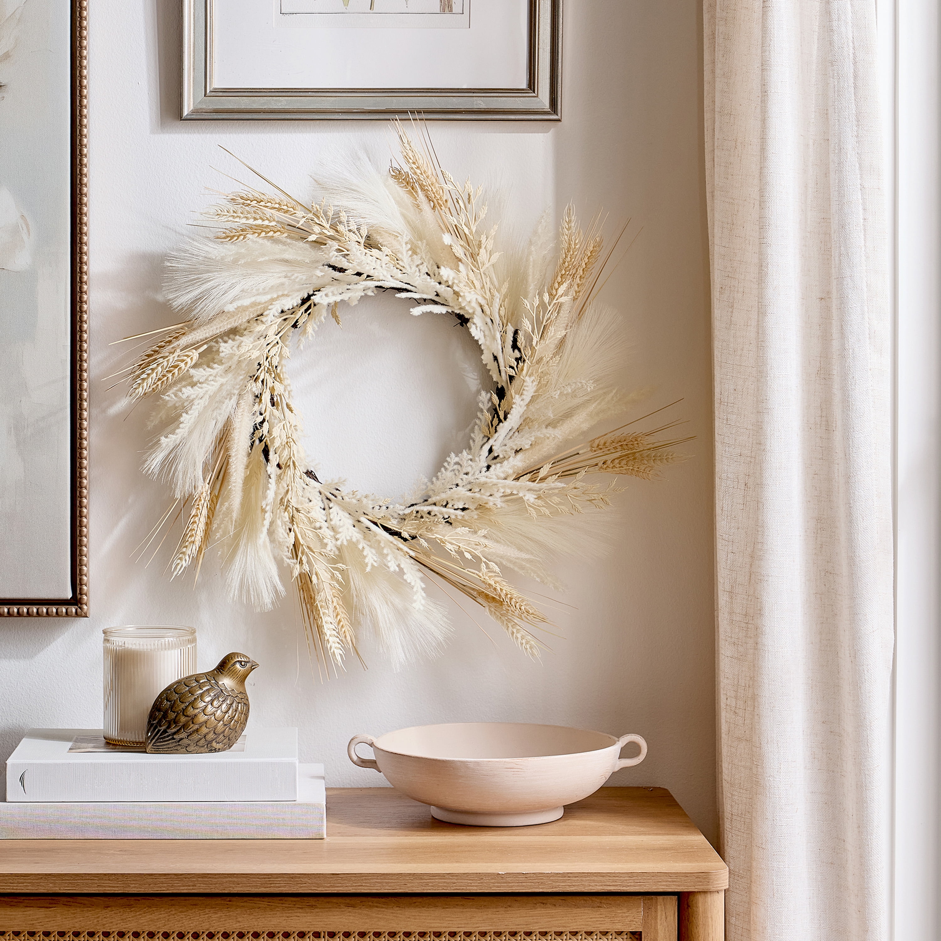 Better Homes & Gardens 18 in Artificial Pampas Wreath, White, Polyester