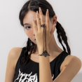 thumbnail image 3 of Pulseras De Lujo Con Triángulo Hueco Abierto Para Niñas , Encanto Que Conectan Las Cadenas De Muñeca De Dedo Con Cristal , Joyería De Moda , Estilo Europeo Punk, 3 of 4