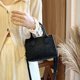 thumbnail image 1 of Bolso de mensaje de hombro de fieltro Pure Mini Purse Crossbody Tote Bolso de mano (Negro), 1 of 5