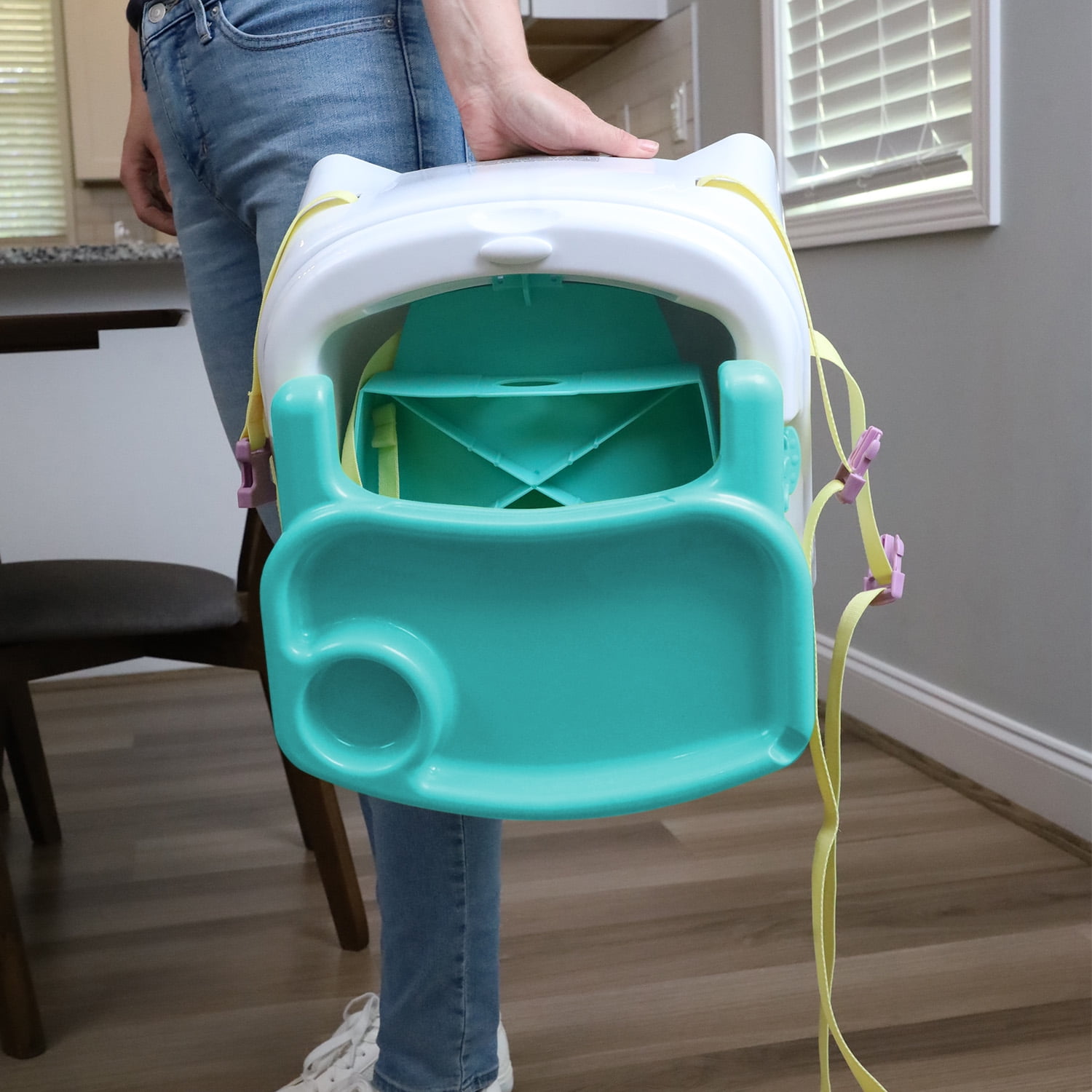 Peppa Pig Booster Seat with Adjustable Tray, Cup Holder and Safety Straps, Children Ages 1 and up