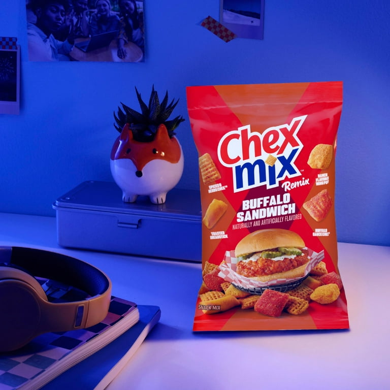 4 pack) Chex Mix Remix Buffalo Sandwich Snack Mix, Snack Bag