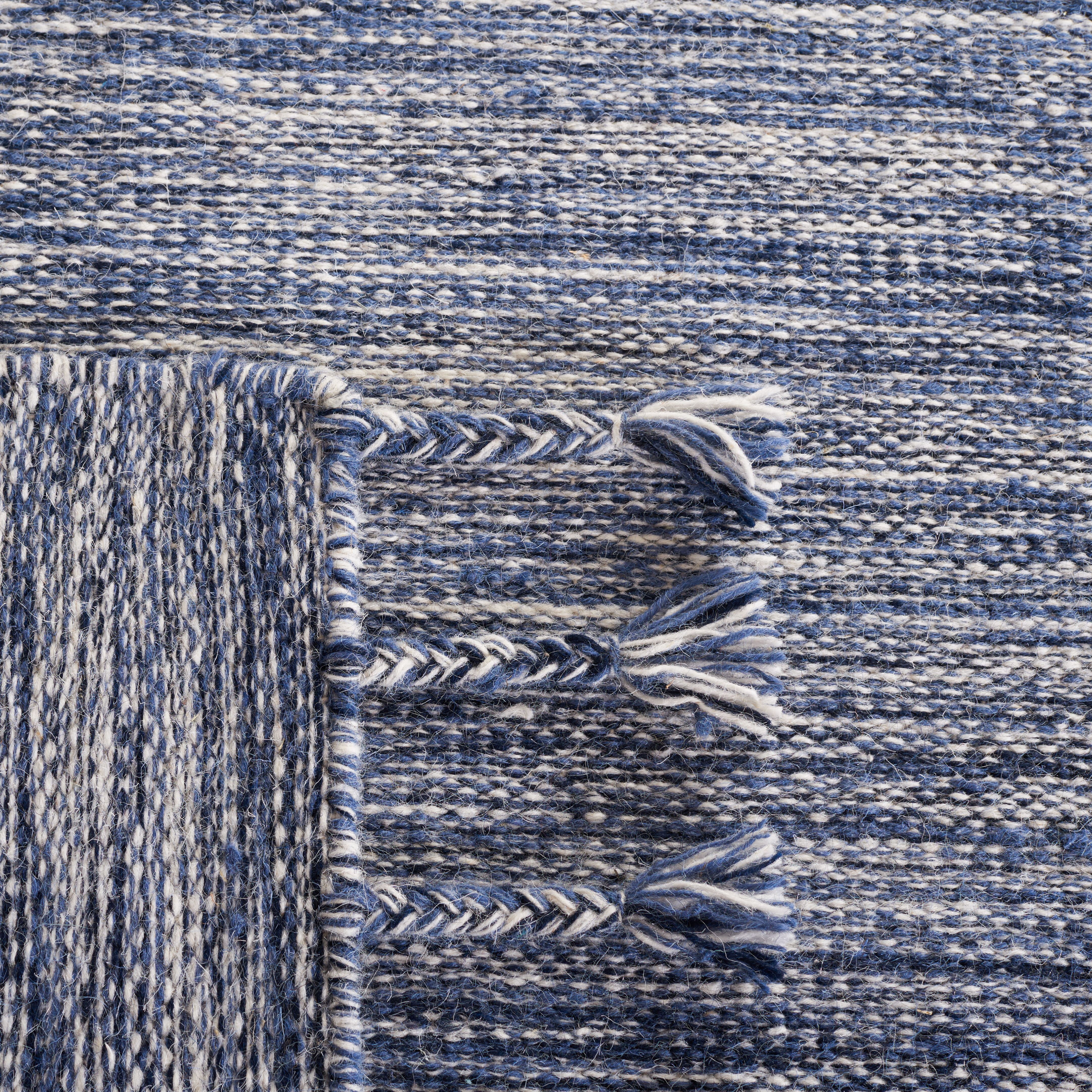 SAFAVIEH Dhurries Ksenija Solid Wool Area Rug, Navy/Beige, 4' x 6'