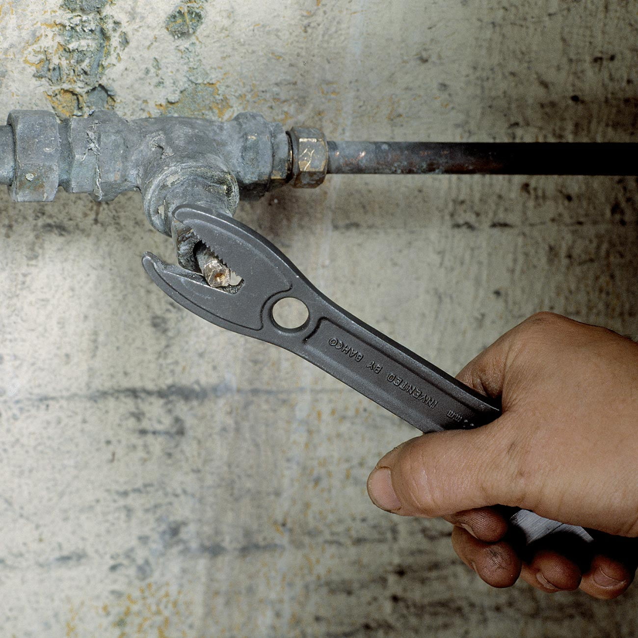 Bahco 8" Shark Wide Jaw Adjustable Wrench with Serrated Pipe Jaws and Phosphate Finish