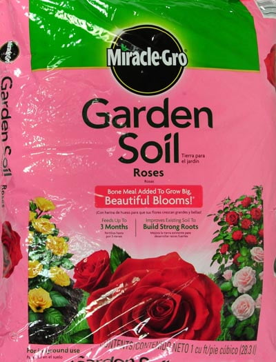 Miracle Gro Garden Soil For Roses 1 Cu Ft Feeds For Up To 3 Months Walmart Com Walmart Com