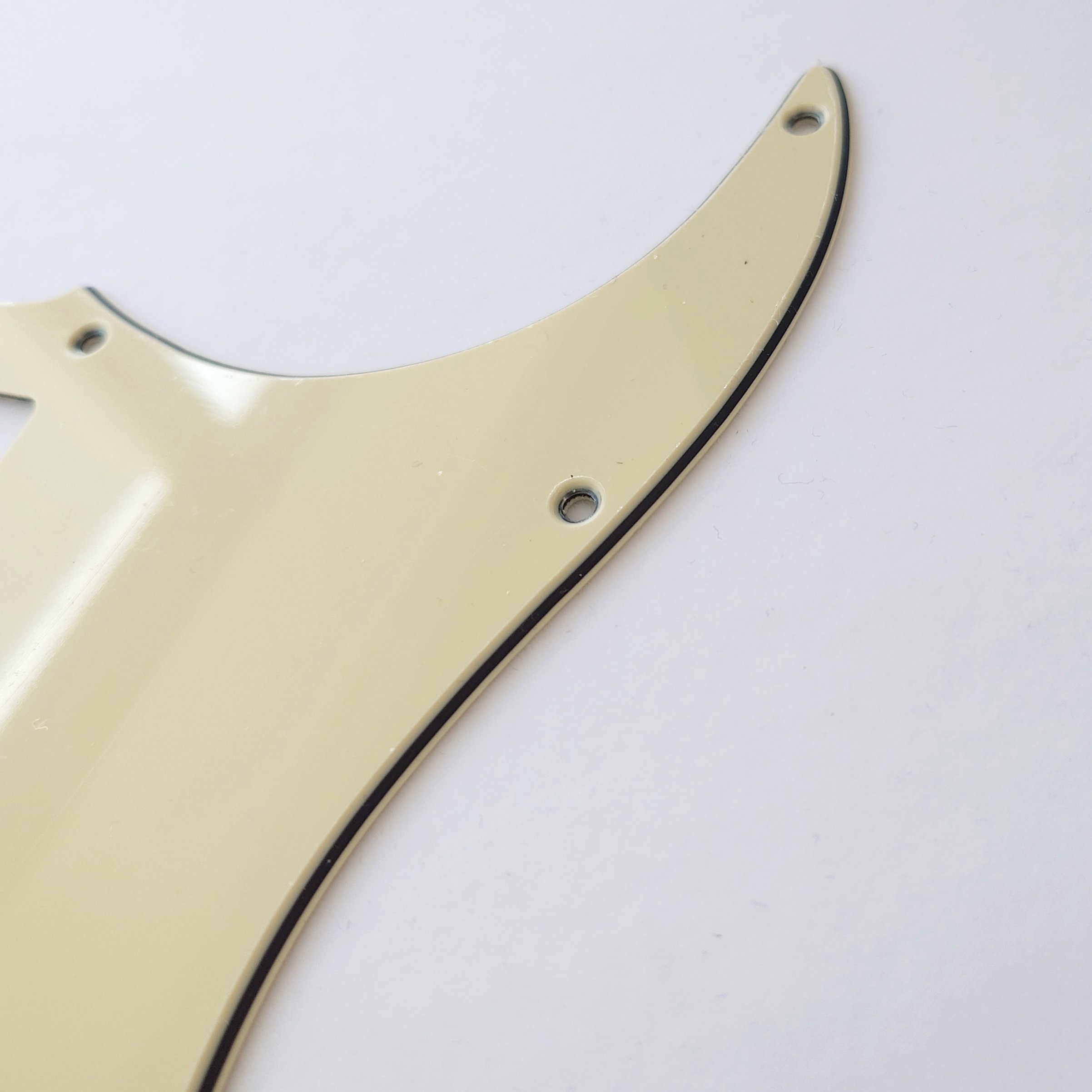 For Fit Fender Stratocaster SSH Humbucker Pickup Strat Guitar Pickguard Replacement Parts with Mounting Screws 3 Ply  Yellow