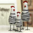 thumbnail image 2 of Familia de madera de tres piezas pollo escultura muñeca animal regalo orn, 2 of 5