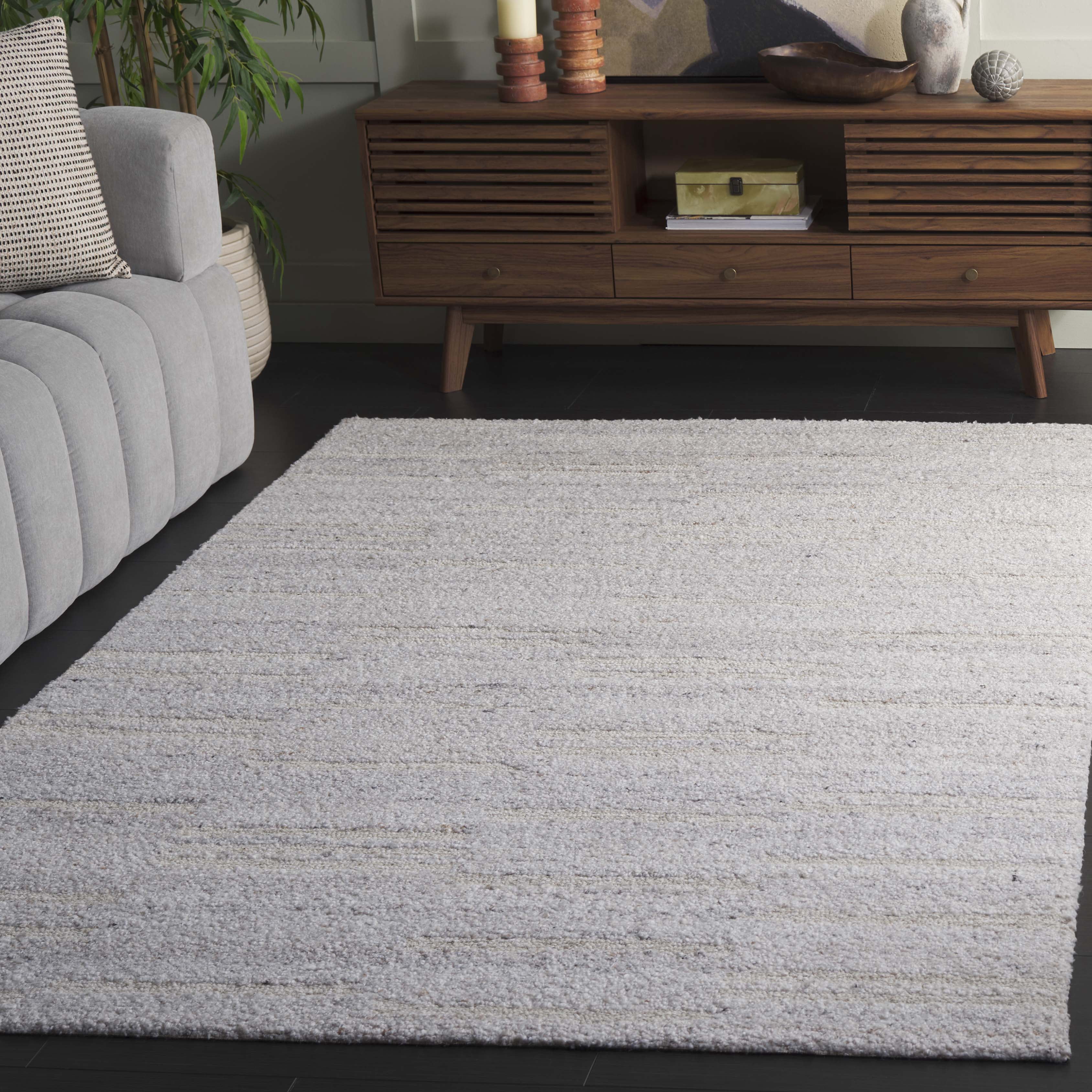 SAFAVIEH Pine Louella Striped Area Rug, Silver/Grey, 5' x 8'