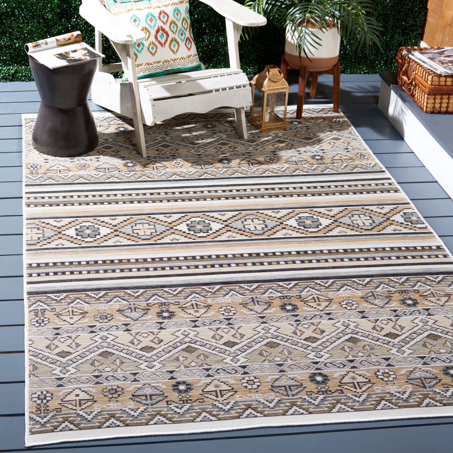 SAFAVIEH Sunrise Katie Floral Reversible Indoor/Outdoor Area Rug, Grey/Beige Black, 5'3" x 7'7"