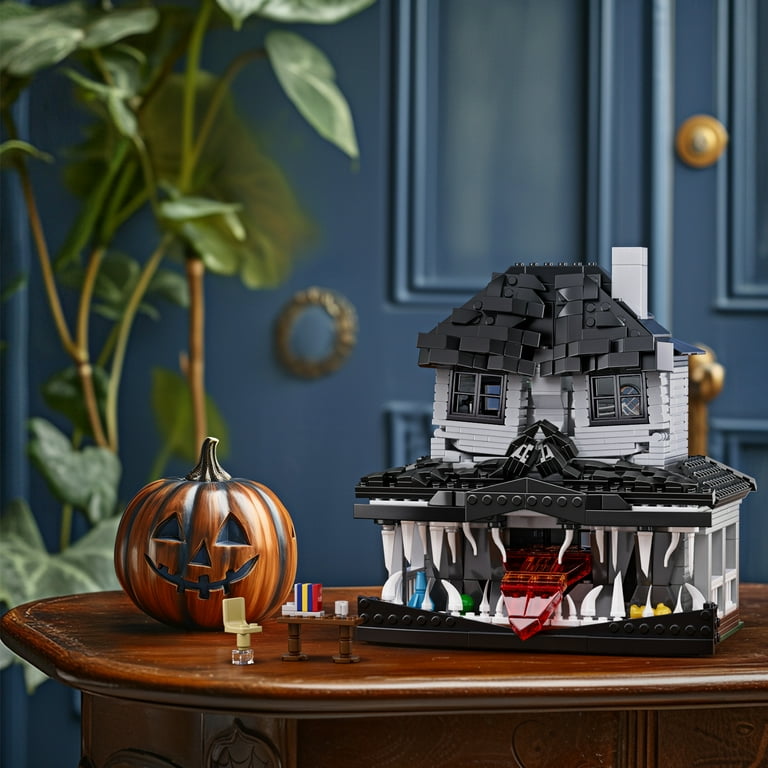 Monster Halloween House Building Block Set, 750Pcs, Haunted Model