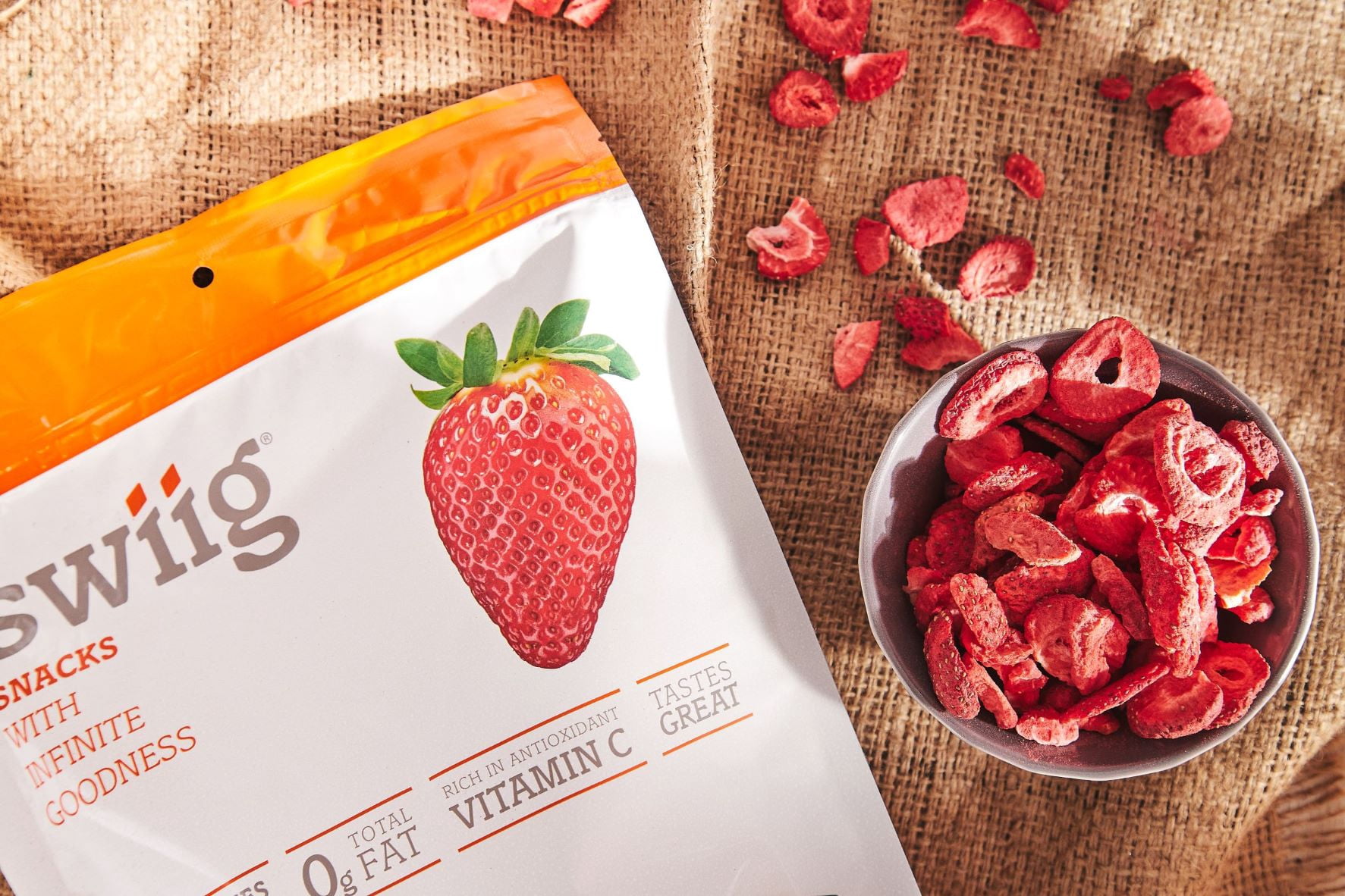 swiig Freeze-Dried, Diced Strawberries 205g