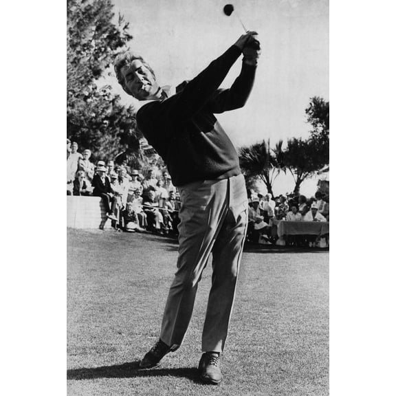 Dean Martin playing golf Photo Print (24 x 30)