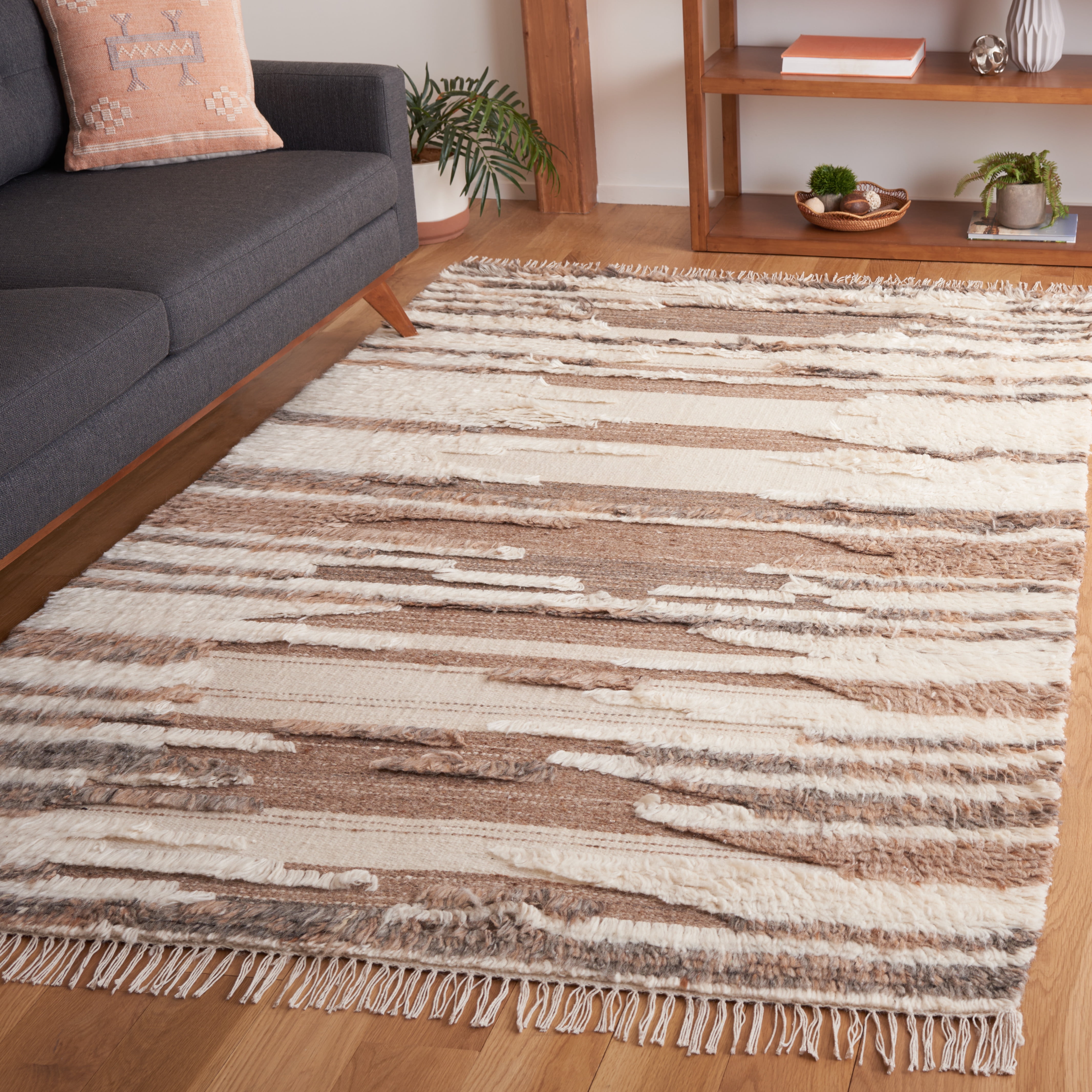 SAFAVIEH Kenya Alana Geometric Area Rug, Ivory/Brown, 5' x 8'