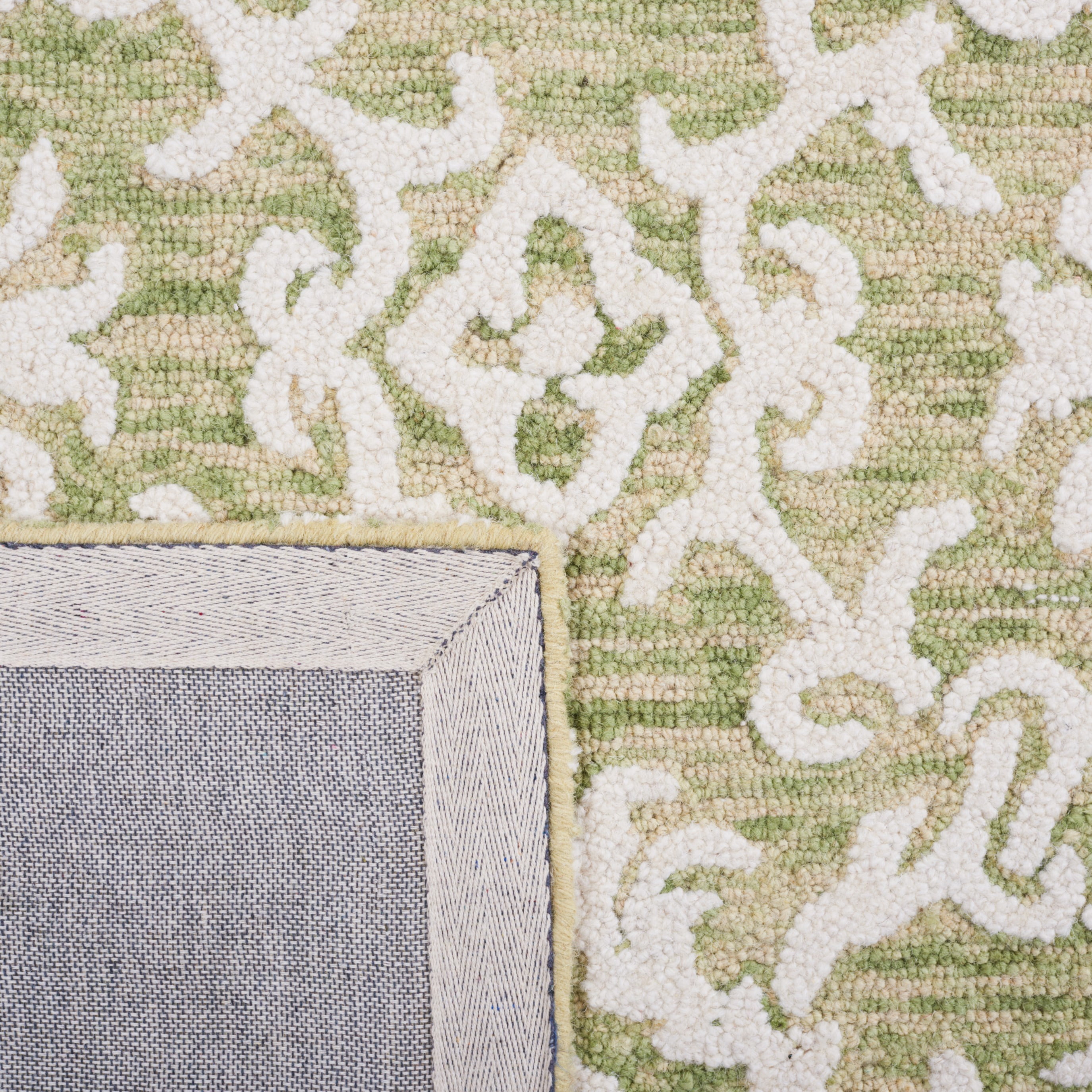 SAFAVIEH Blossom Cletus Damask Runner Rug, Light Green/Ivory, 2'3" x 8'