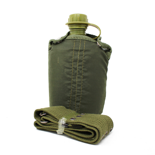 Cantinflora 600 ml con Funda y Correa para Campismo Verde Wenzel 50210