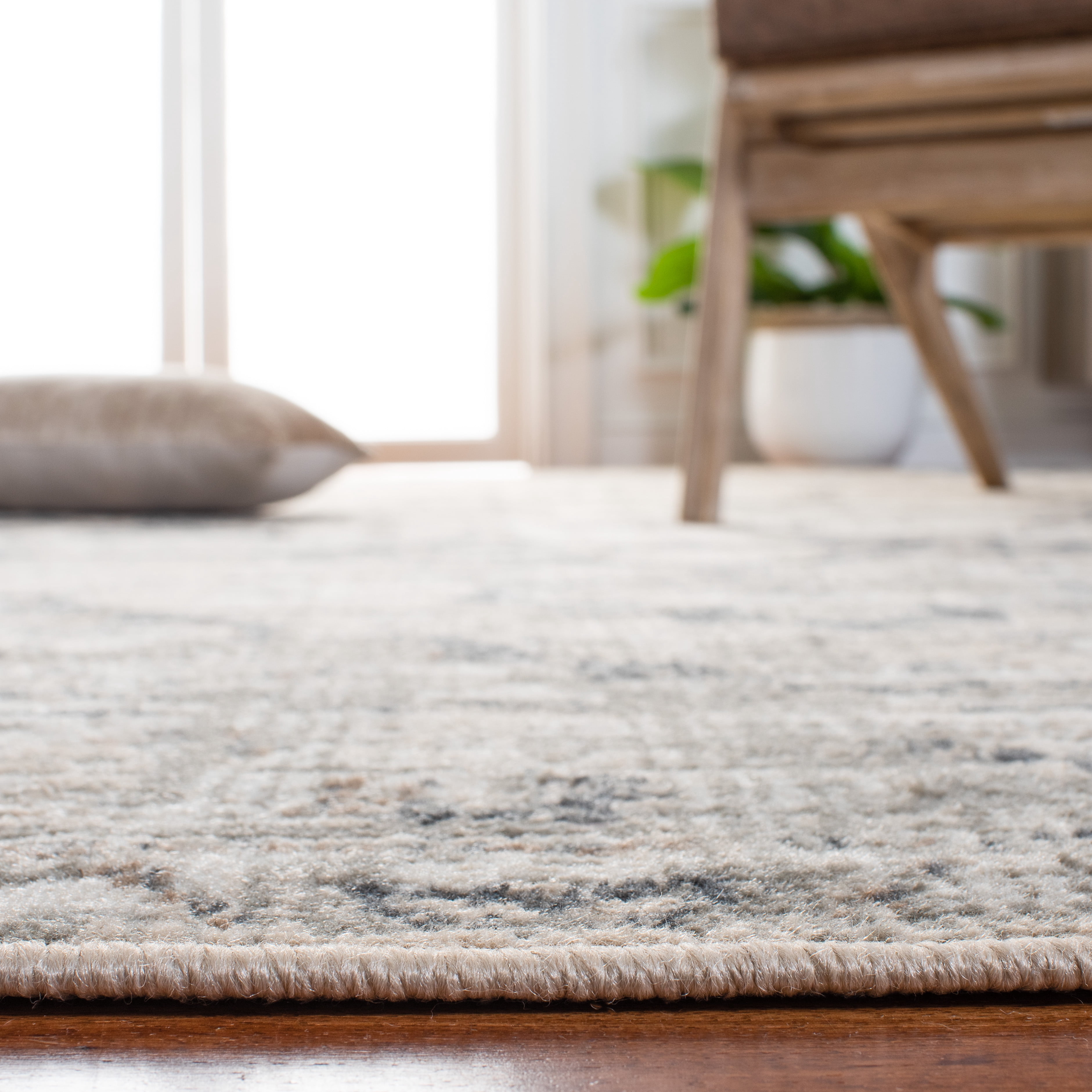 SAFAVIEH Pyramid Jefferson Oriental Runner Rug, Ivory/Grey, 2'2" x 8'