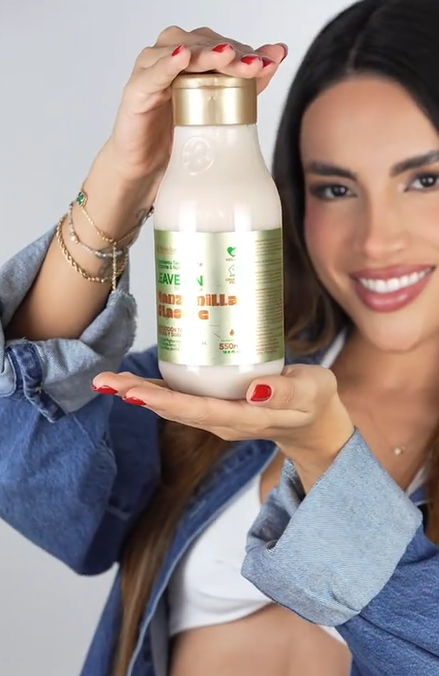 Kit 2 Pack Shampoo Aclarante Natural Manzanilla y Cúrcuma y Tratamiento Leave in con termoproteccion crema de peinar antifrizz Manzanilla Classic 550ml Vegan Menta Hair  Cabellos Rubios