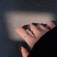 thumbnail image 4 of Anillo de traje femenino retro nicho personalidad anillo de perla anillo estilo frío alto sentido joyería de mano, 4 of 6