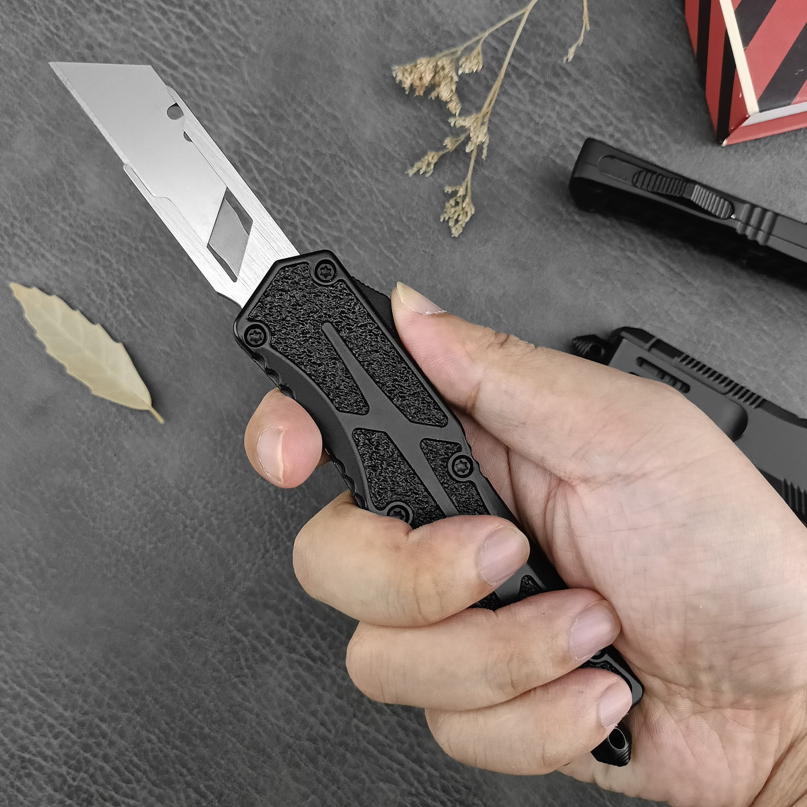 Folding Utility Knife with Clip, Box Cutter, EDC Knife with Heavy Duty Safety Zinc Alloy Handle and 10 Sharp 440C Steel Replacement Blades, Everyday Use Utility Knife