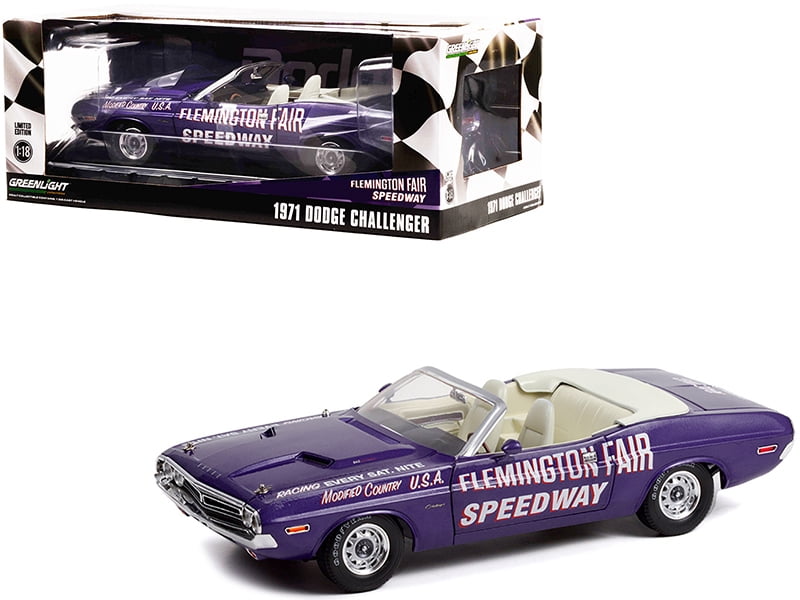 1971 Dodge Challenger Convertible in 1:64 scale by Greenlight