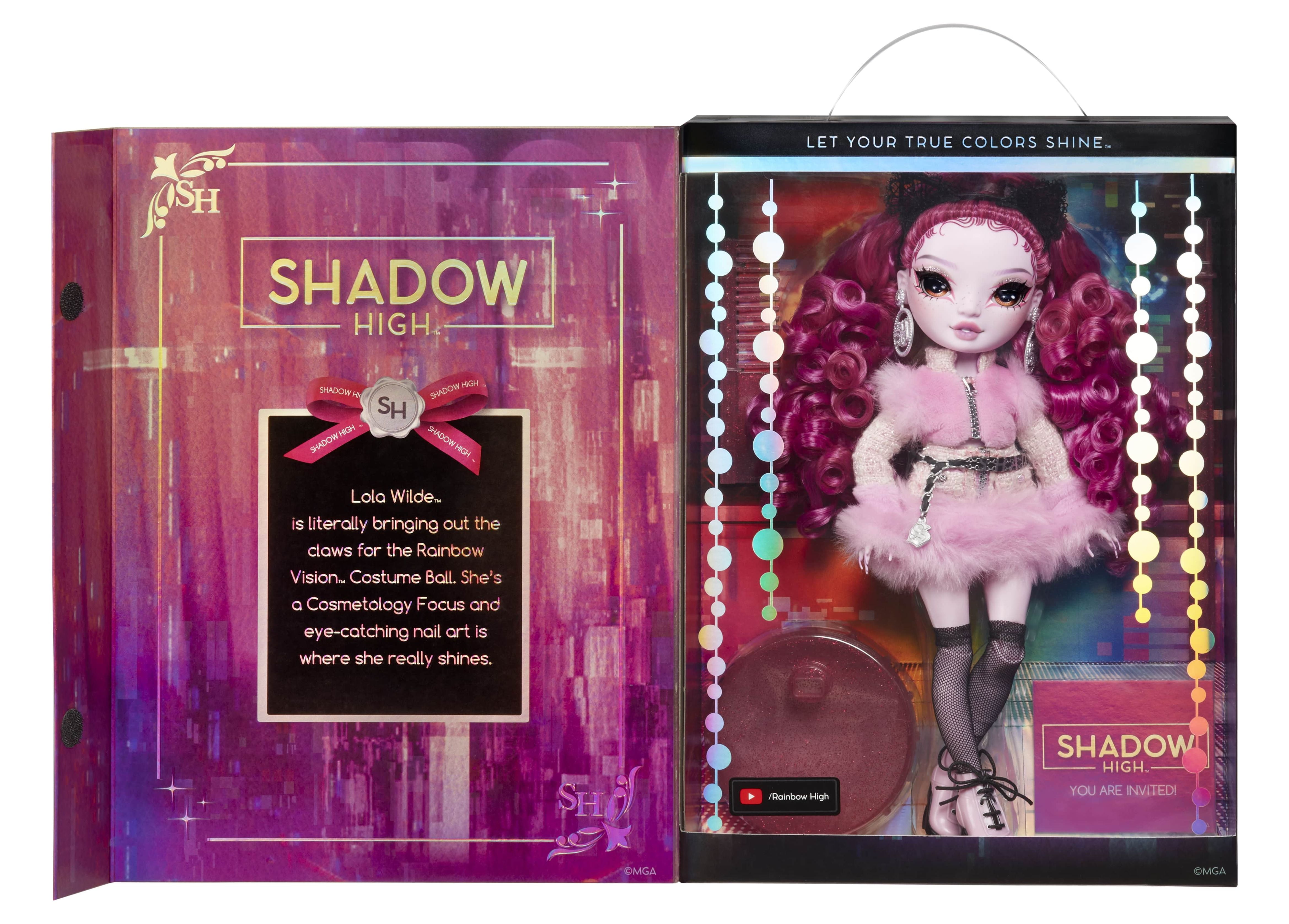 Walmart Exclusive Rainbow Vision Lola Wilde Were-cat Themed