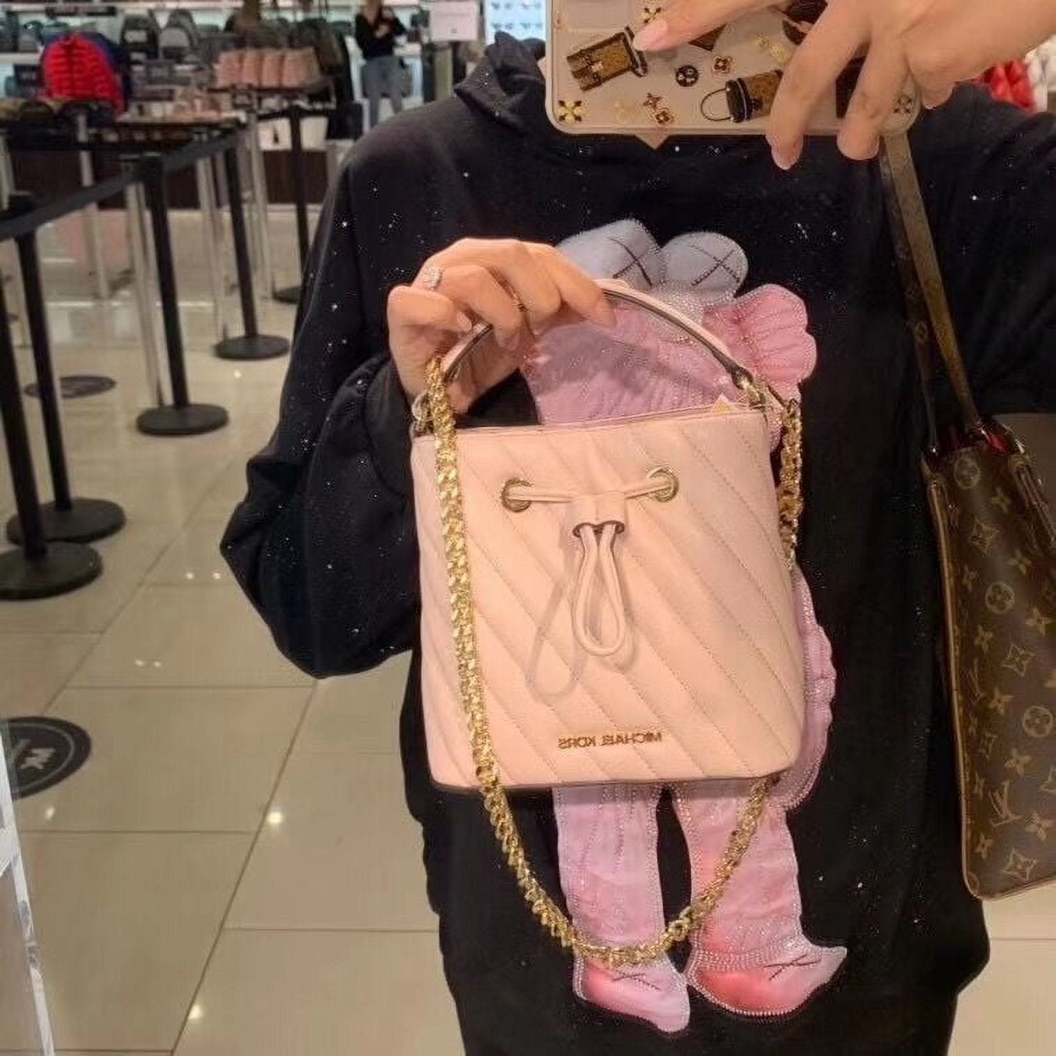 Michael Kors Suri Small Bucket Crossbody Leather Bag Powder