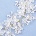 thumbnail image 4 of Nvzi Horquillas para el pelo de boda con flores para novias, peinetas con perlas de cristal, pinzas para el pelo, accesorios para el pelo de boda dorados, joyas, color blanco, 4 of 4