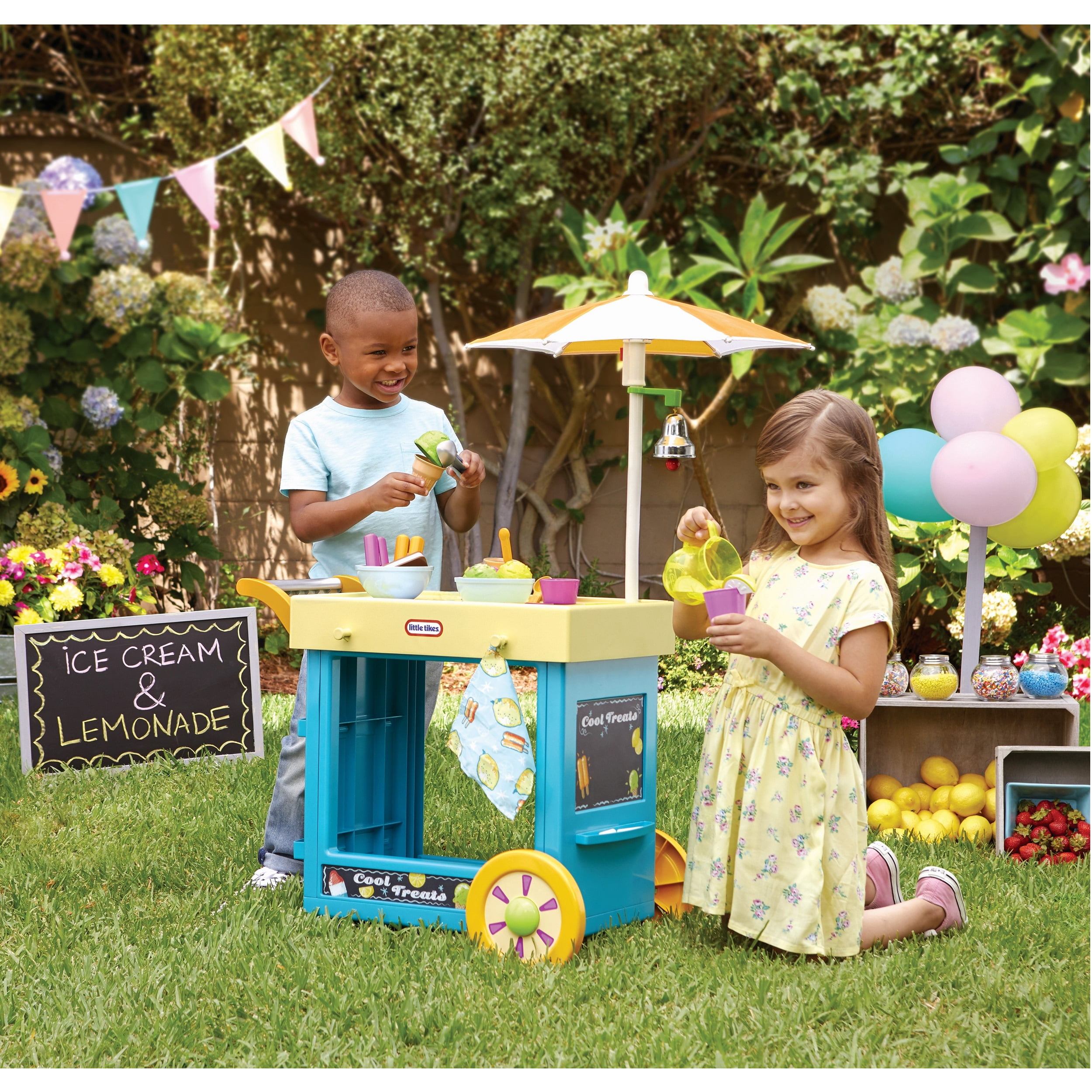Little Tikes 2-in-1 Lemonade & Ice Cream Toy Cart with 25 Pieces and Chalkboard, Pretend Play Kitchen Toys Playset, Multi-Color for Kids Girls Boys Ages 2+