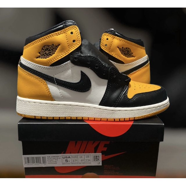 Size 5 - Jo r-dan 1 Retro High OG Yellow Toe 2022