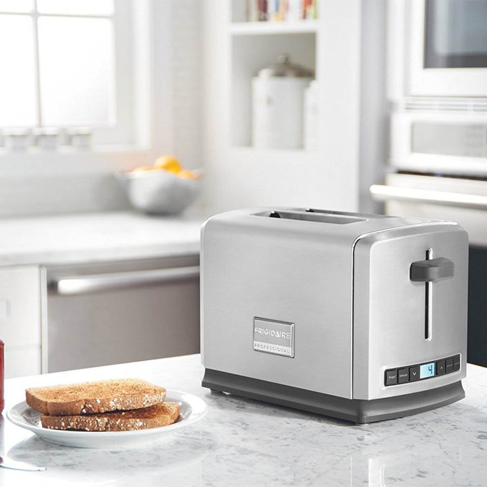 Toast like a pro with the Frigidaire Professional - CNET
