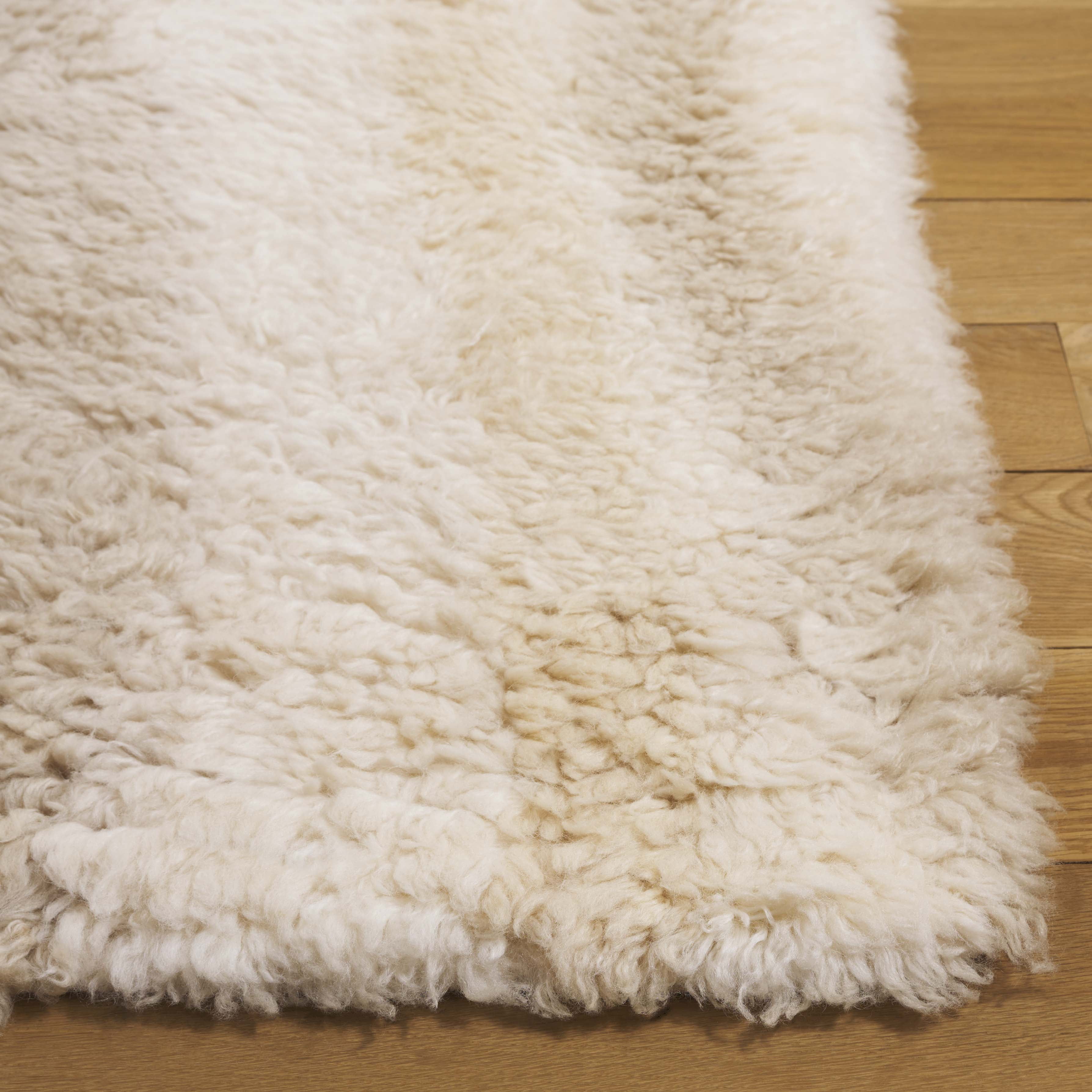 SAFAVIEH Casablanca Leo Wavy Striped Wool Runner Rug, Ivory/Beige, 2'3" x 8'