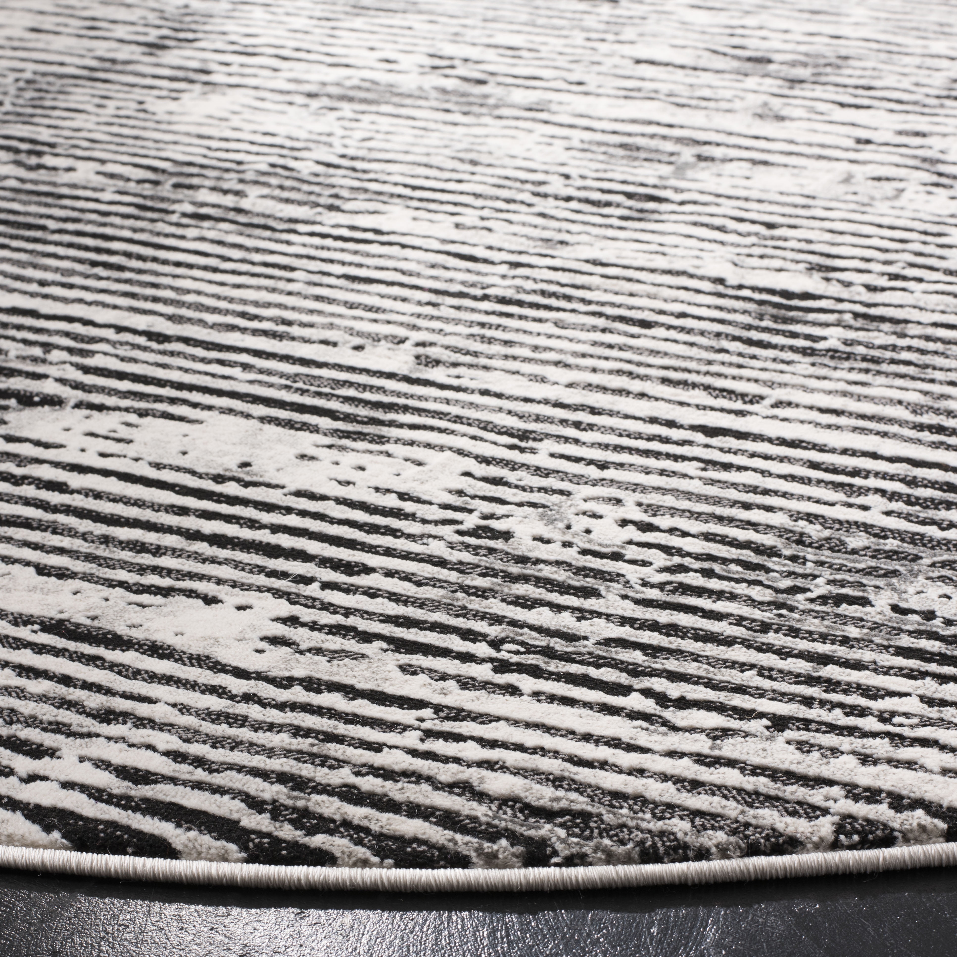Safavieh Lurex 6'7" Round Rug in Black and Gray