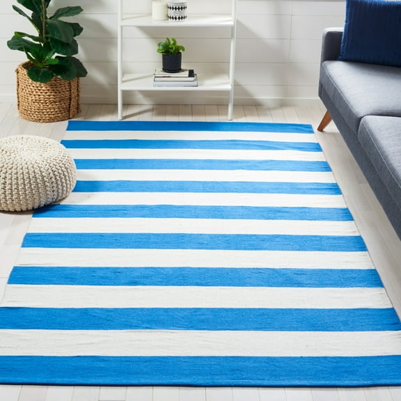 SAFAVIEH Montauk Saranna Striped Cotton Area Rug, Blue/Ivory, 4' x 6'