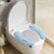 thumbnail image 1 of Funda para el asiento del váter | Cojín adhesivo de poliéster mullido para cuatro estaciones | Asiento de inodoro lavable engrosado | Instalación suave, cálida y fácil | Azul cielo, morado, blanco |, 1 of 6